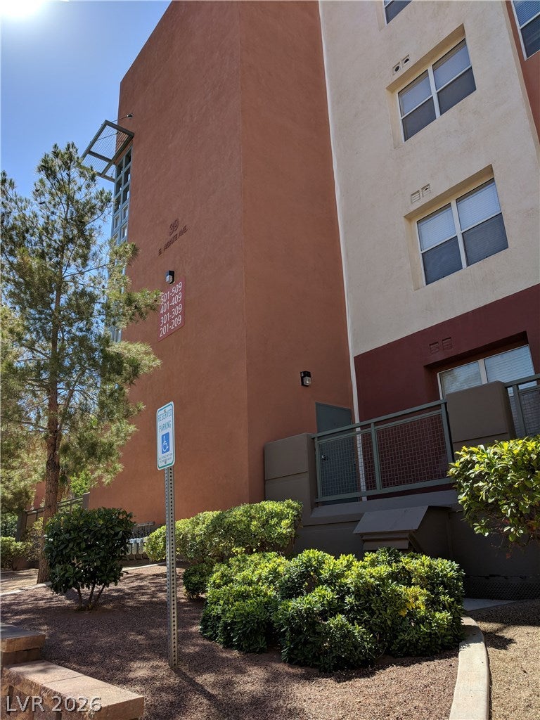 39 E AGATE Avenue 206