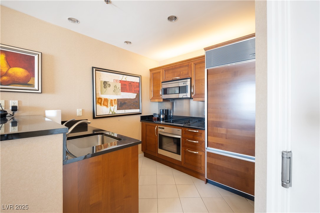 135 E Harmon Avenue 3014