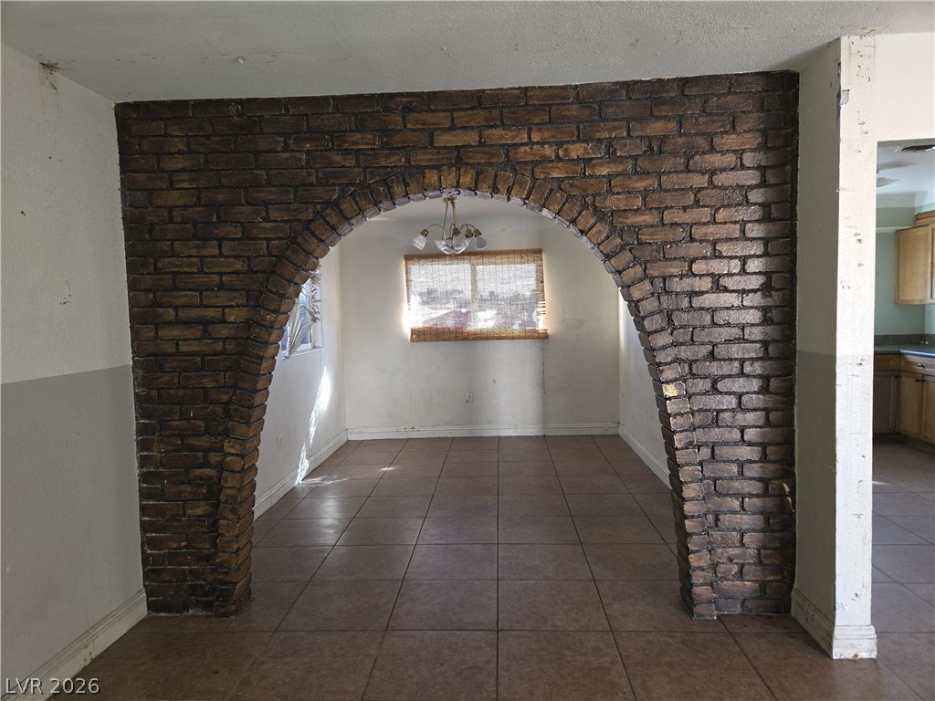 2201 Constantine Avenue