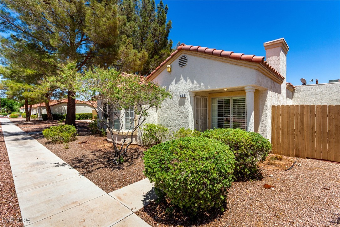 5424 Geneive Lane 105