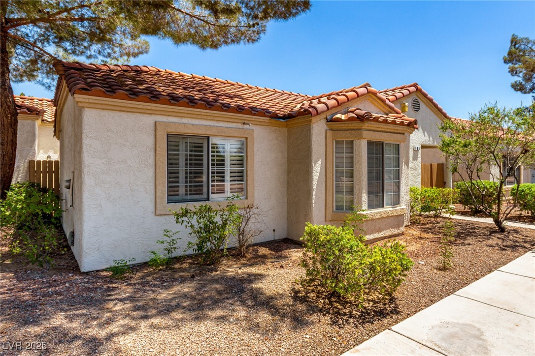 5424 Geneive Lane 105