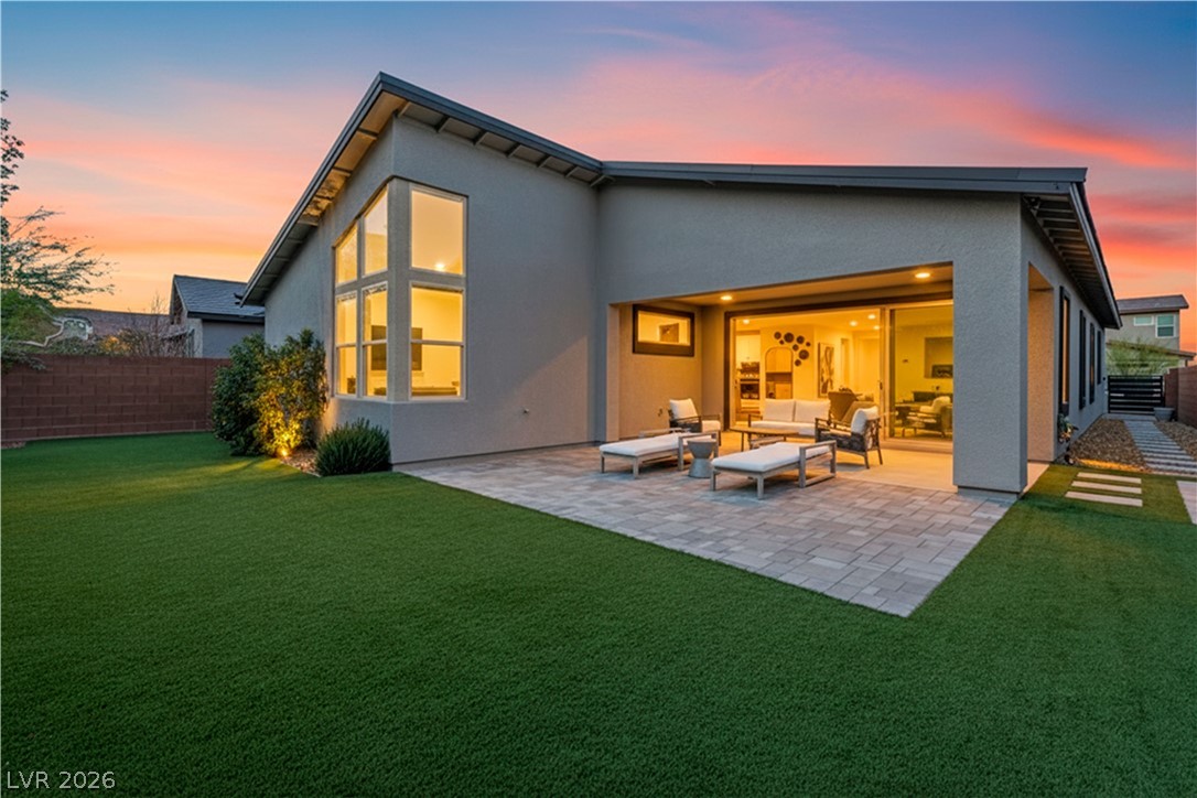 9689 Starlight Ridge Avenue