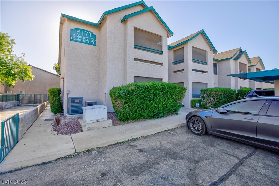 5171 Lindell Road 103