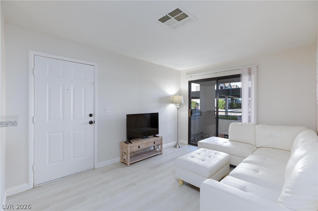 5171 Lindell Road 103