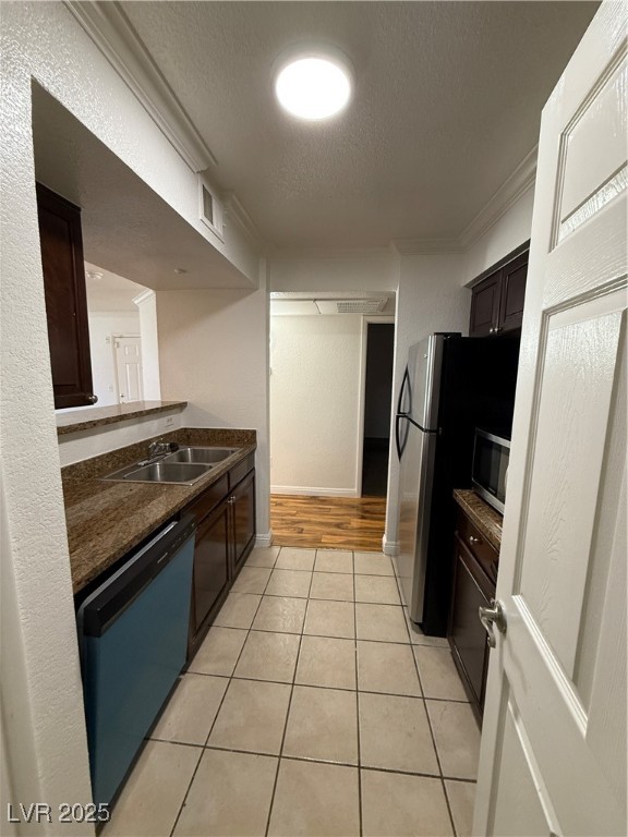 Las Vegas, Nevada 89147, United States, 2 Bedrooms Bedrooms, ,2 BathroomsBathrooms,Residential,Active,250185