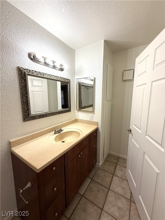 Las Vegas, Nevada 89147, United States, 2 Bedrooms Bedrooms, ,2 BathroomsBathrooms,Residential,Active,250185