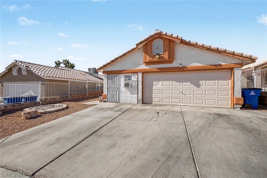 Photo of 6352 Gold Canyon Drive, Las Vegas, NV 89156 (MLS # 2811325)