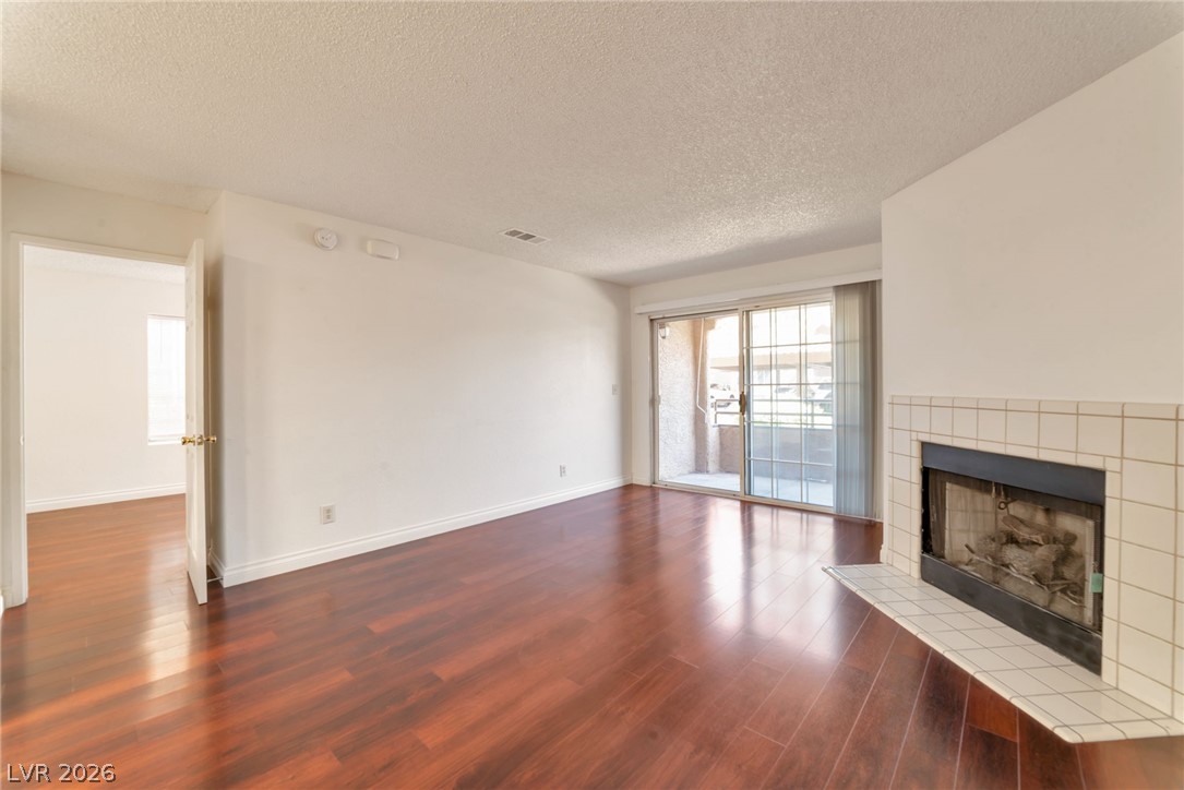 2200 S Fort Apache Road 1044