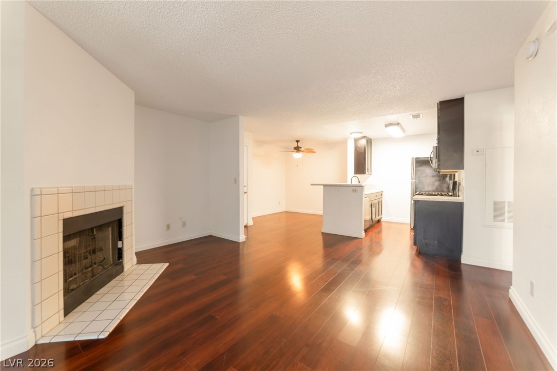 2200 S Fort Apache Road 1044