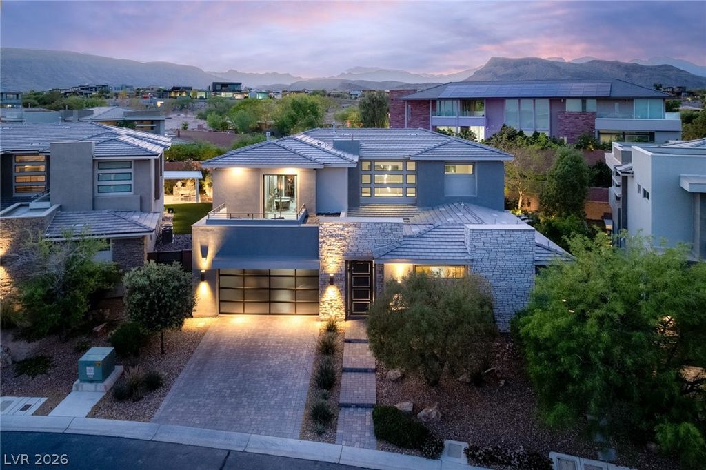 Photo of 19 MOONFIRE Drive, Las Vegas, NV 89135 (MLS # 2770592)