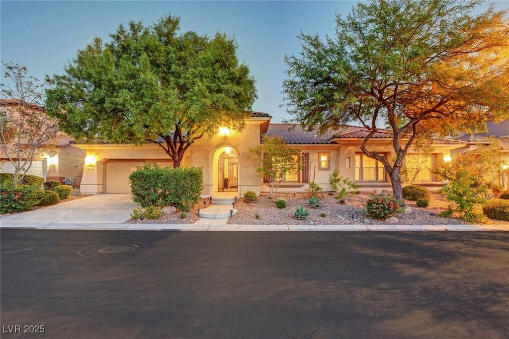 Photo of 212 Villa Borghese Street, Las Vegas, NV 89138 (MLS # 2733190)