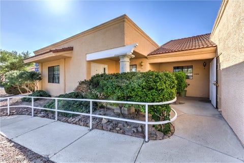 Townhouse For Sale - 2851 S Valley View Boulevard #1100<br/> Clark County, Las Vegas, NV 89102