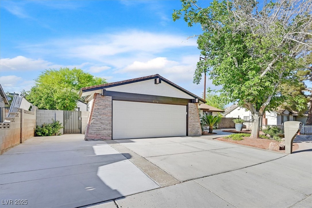 Las Vegas, Nevada 89142, United States, 3 Bedrooms Bedrooms, ,2 BathroomsBathrooms,Residential,Pending,119392