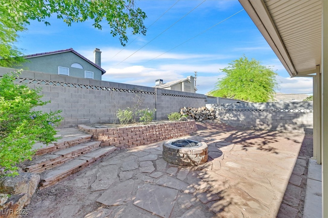 Las Vegas, Nevada 89142, United States, 3 Bedrooms Bedrooms, ,2 BathroomsBathrooms,Residential,Pending,119392