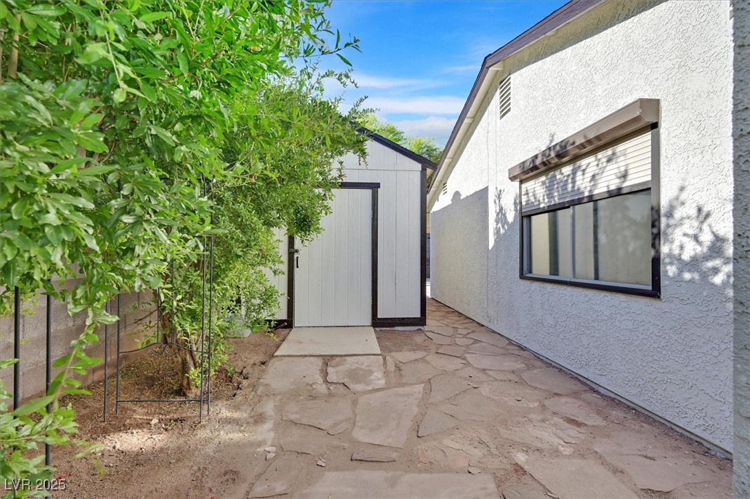 Las Vegas, Nevada 89142, United States, 3 Bedrooms Bedrooms, ,2 BathroomsBathrooms,Residential,Pending,119392