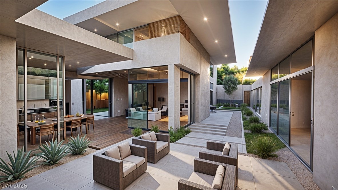 2 Climbing Canyon Drive