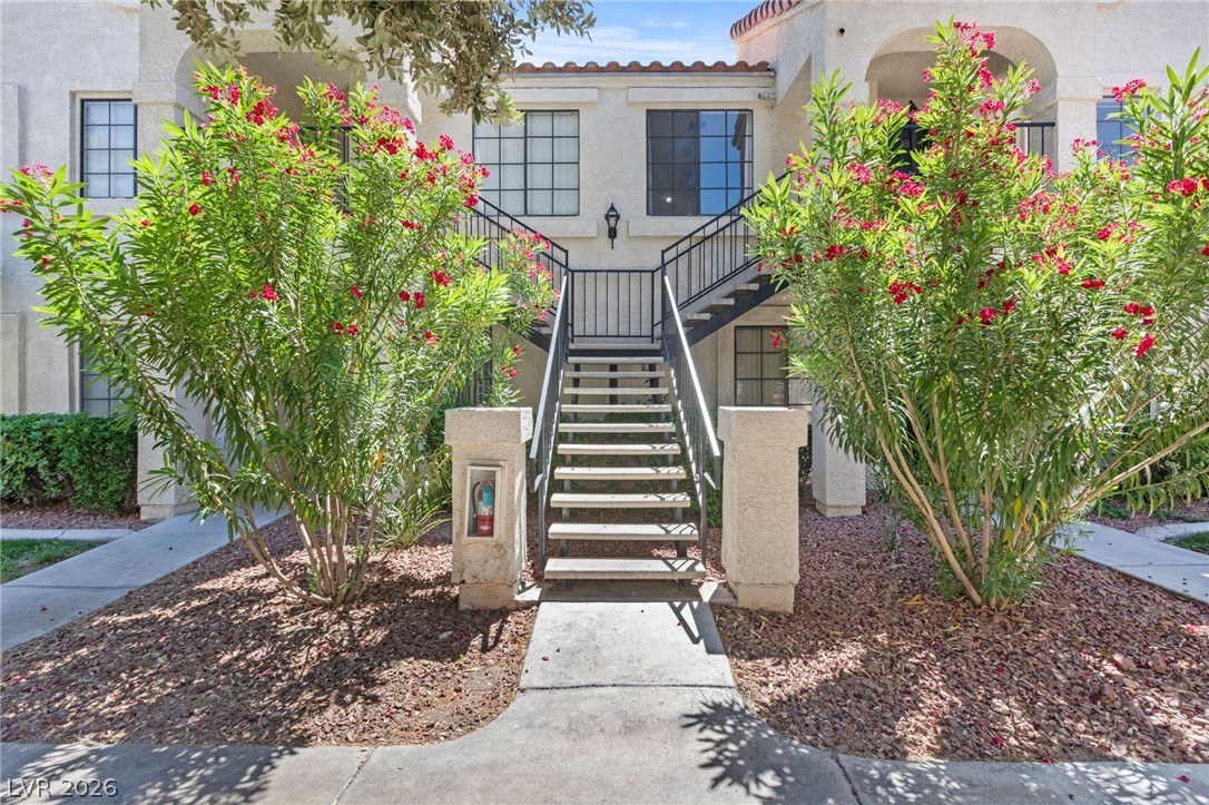 4718 Nara Vista Way 202