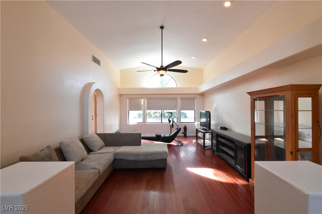 9605 Blowing Sand Circle