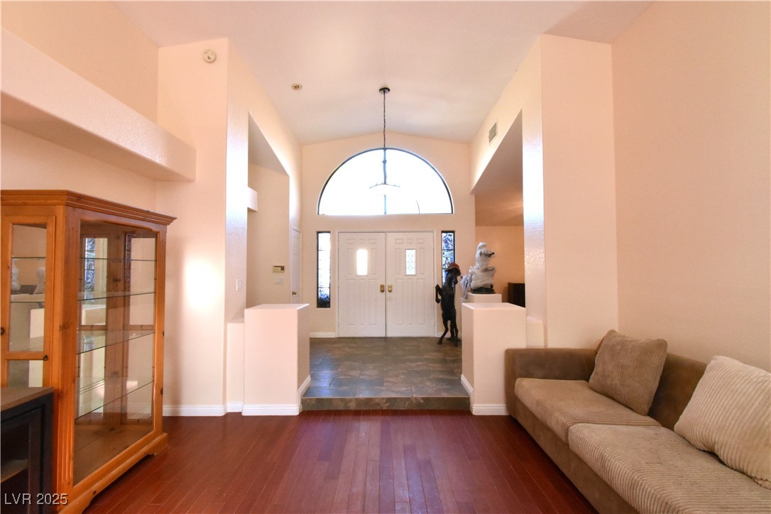 9605 Blowing Sand Circle