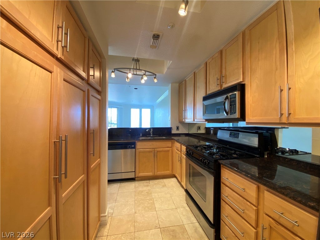 270 E Flamingo Road 215