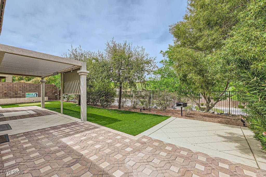 215 Sunset Shower Drive, Henderson, Nevada image 25