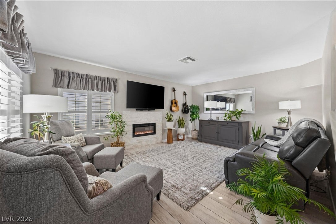8212 Diamond Star Court