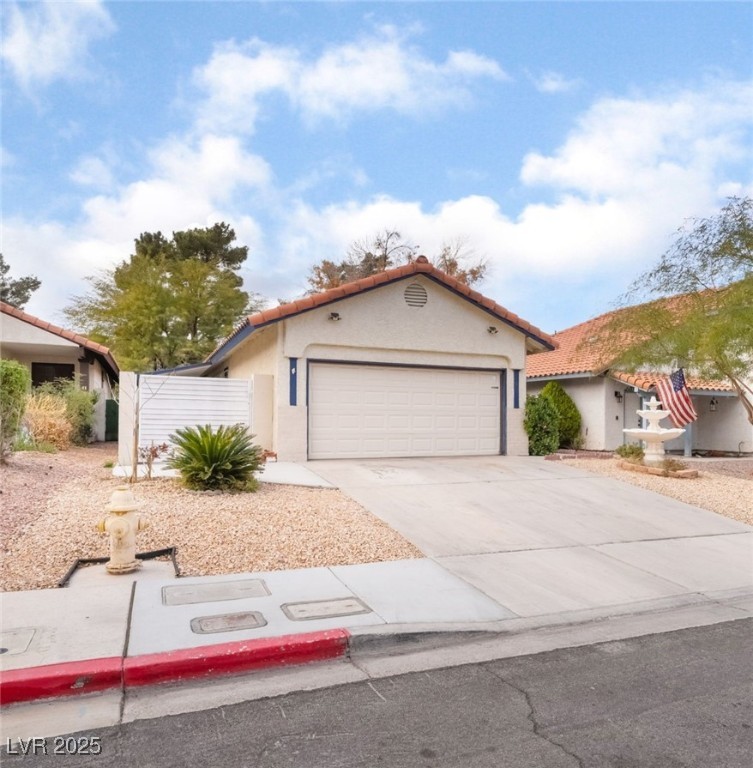 Henderson, Nevada 89074, United States, 2 Bedrooms Bedrooms, ,2 BathroomsBathrooms,Residential,Active,80484