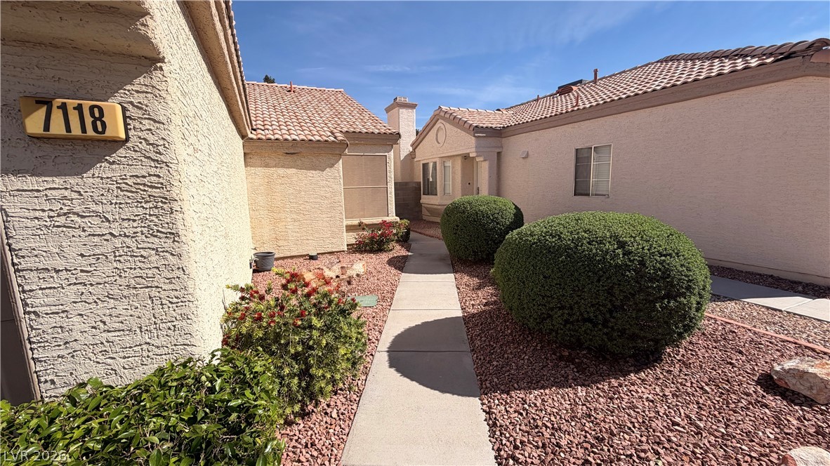 7118 Knoll View Drive