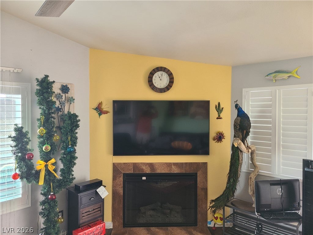 1575 E Warm Springs Road 1523