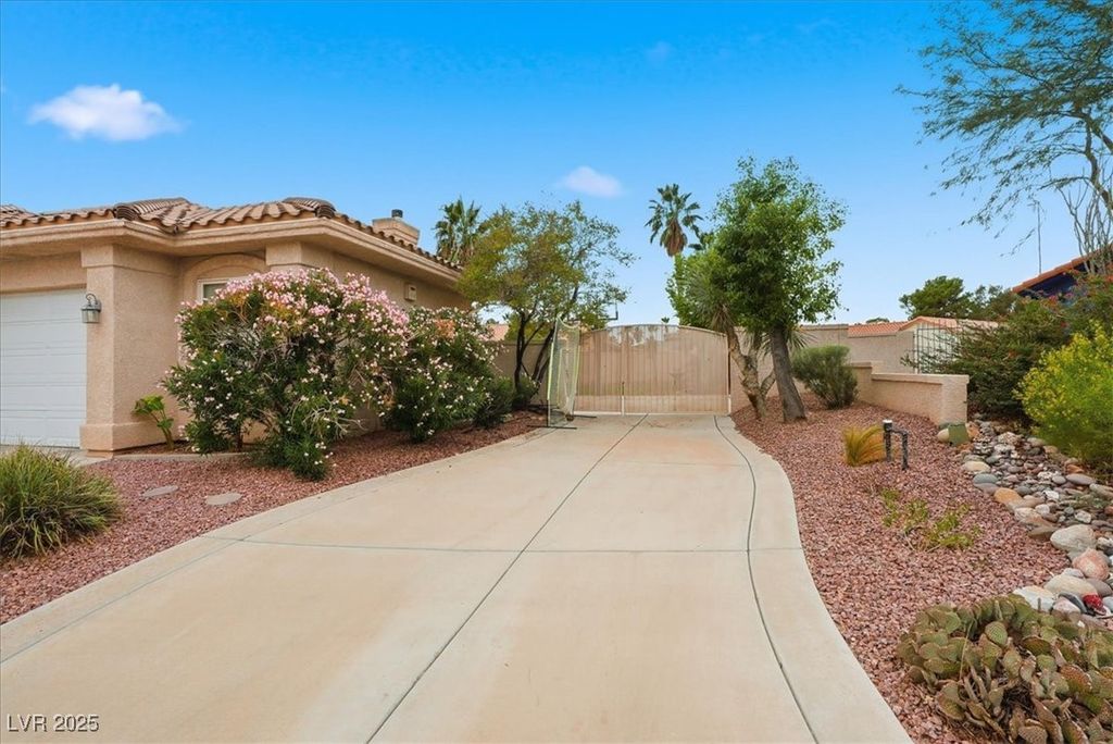 Photo of 5865 N Juliano Road, Las Vegas, NV 89149 (MLS # 2734821)