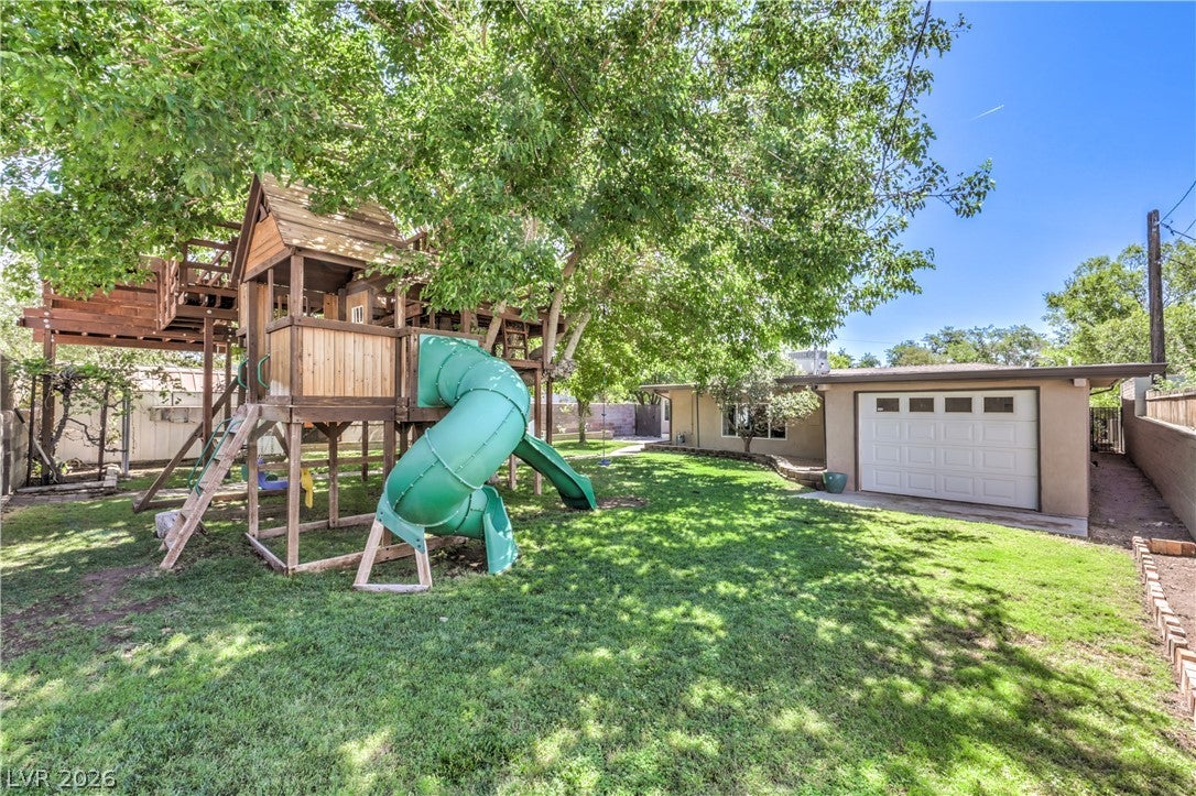 712 Aztec Place