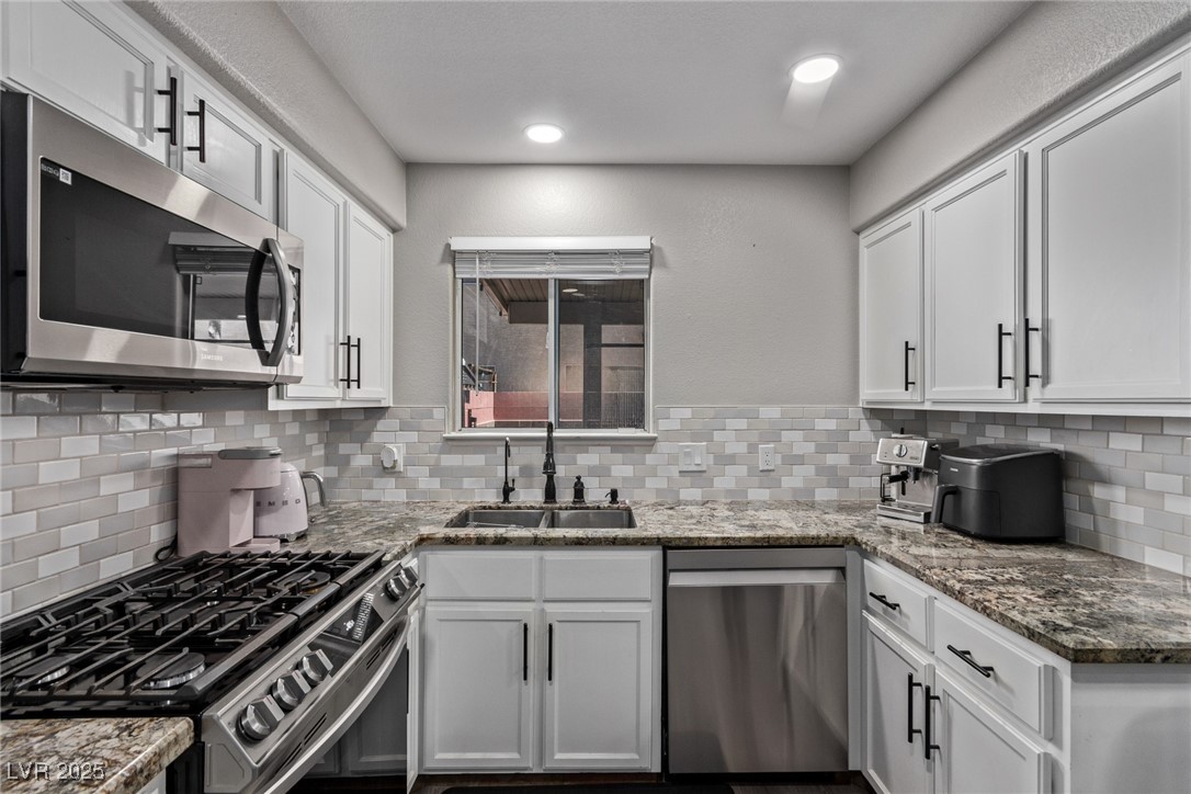 730 Peregrine Falcon Street, Henderson, Nevada image 1