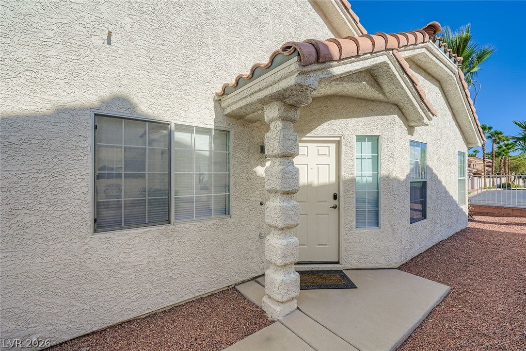 10059 Oak Creek Canyon Avenue