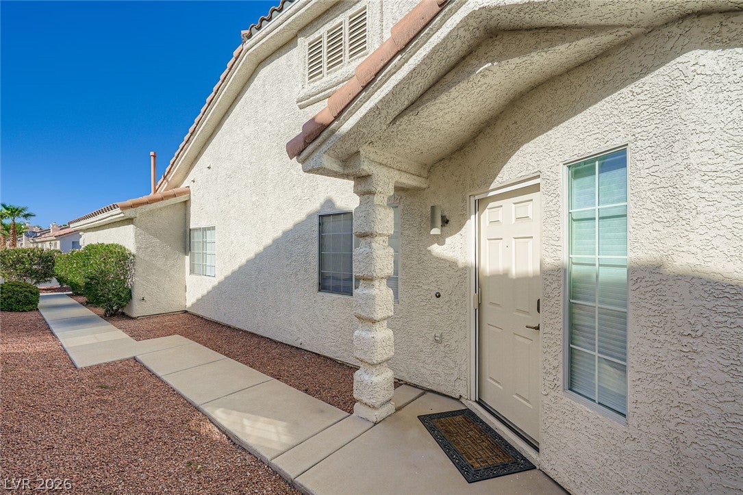 10059 Oak Creek Canyon Avenue