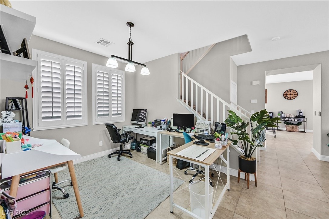 Las Vegas, Nevada 89138, United States, 3 Bedrooms Bedrooms, ,2 BathroomsBathrooms,Residential,Pending,9835