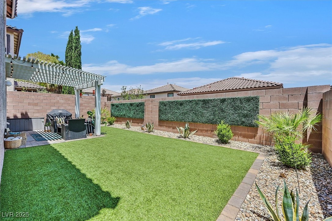 Las Vegas, Nevada 89138, United States, 3 Bedrooms Bedrooms, ,2 BathroomsBathrooms,Residential,Pending,9835