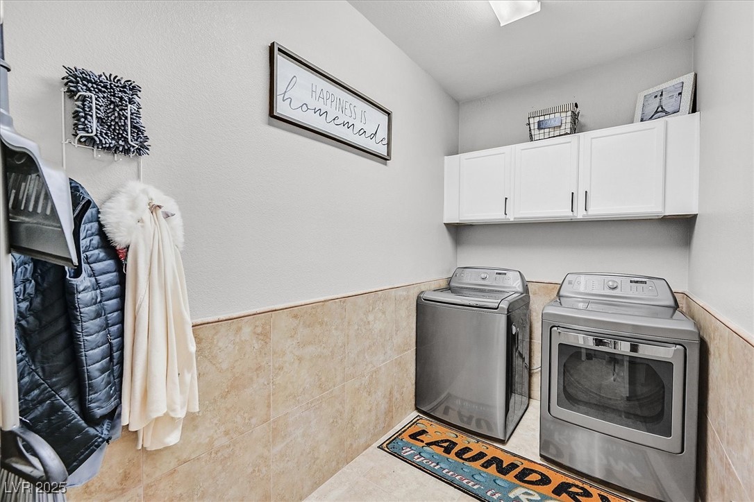 Las Vegas, Nevada 89138, United States, 3 Bedrooms Bedrooms, ,2 BathroomsBathrooms,Residential,Pending,9835