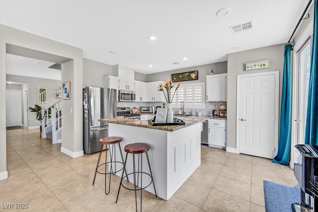 Las Vegas, Nevada 89138, United States, 3 Bedrooms Bedrooms, ,2 BathroomsBathrooms,Residential,Pending,9835