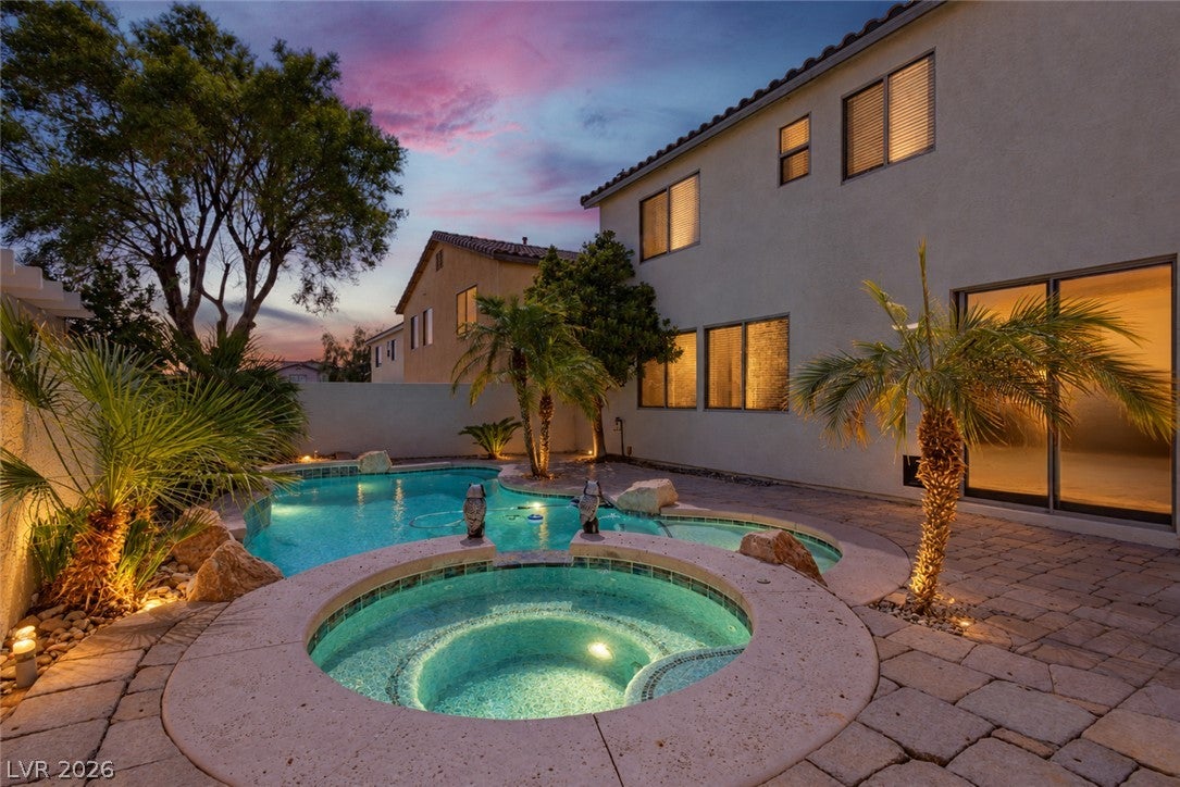 5558 Golden Palms Court