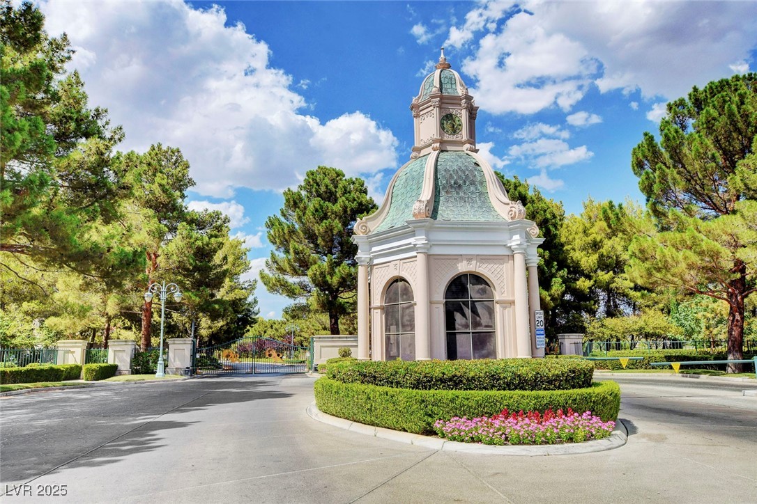 812 Sir James Bridge Way