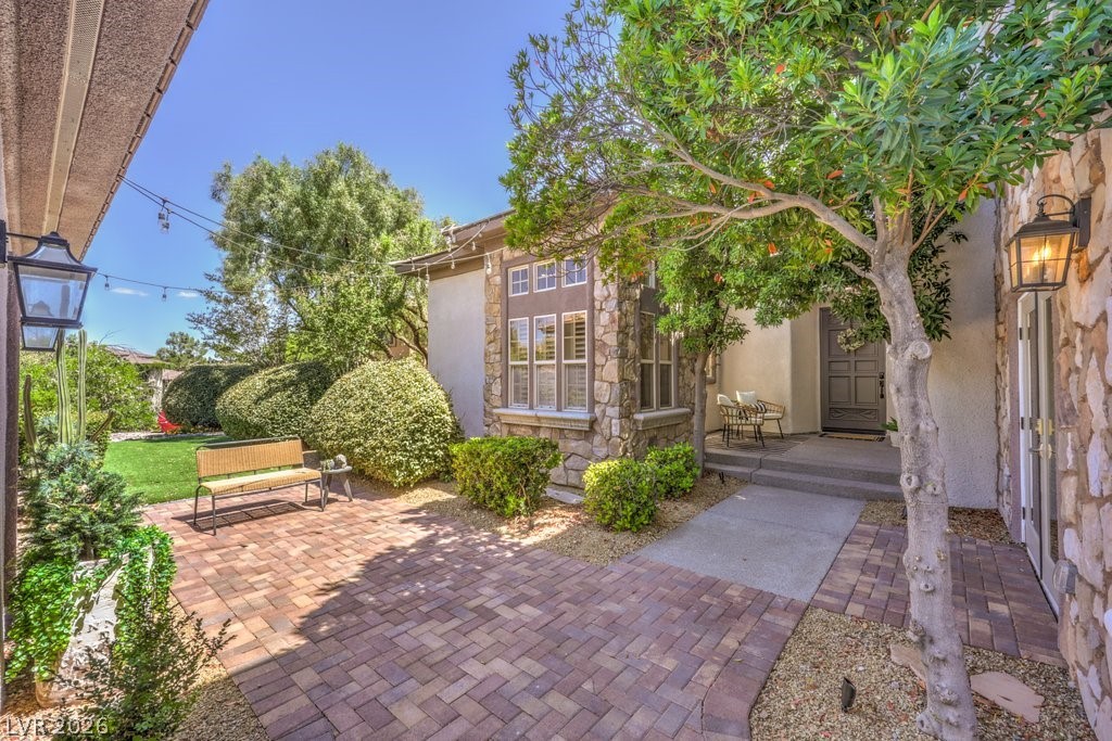 26 Plum Hollow Drive