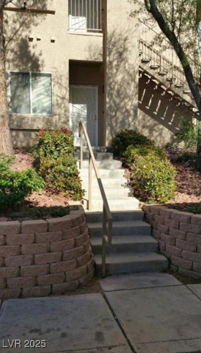 2110 Los Feliz Street 1080