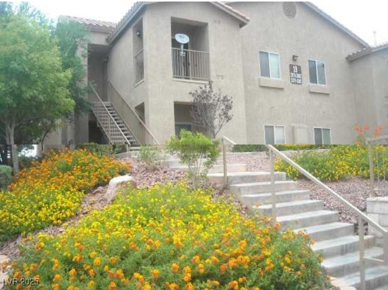 2110 Los Feliz Street 1080