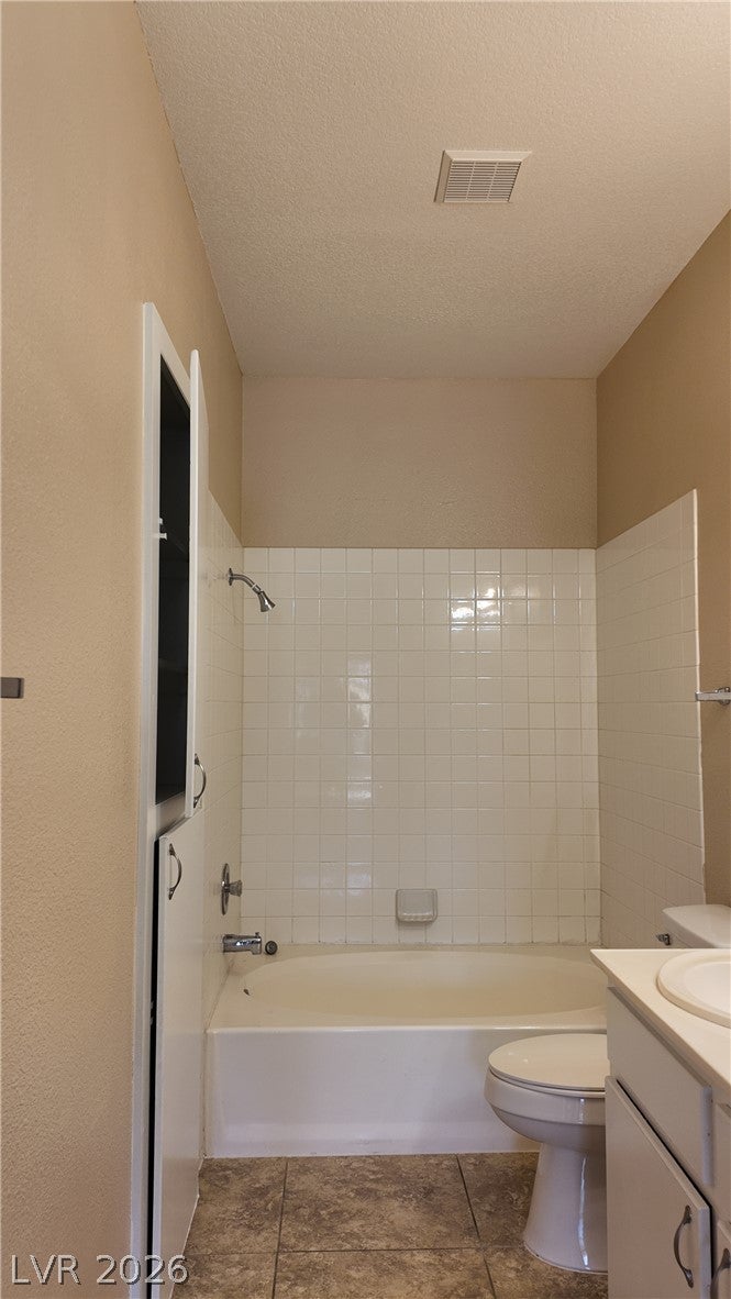 1900 N Torrey Pines Drive 212