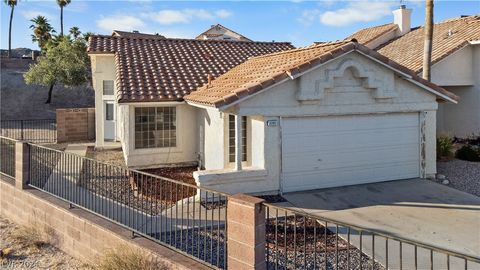 Single Family Residence in Laughlin NV 2292 Dark Canyon Court 6.jpg