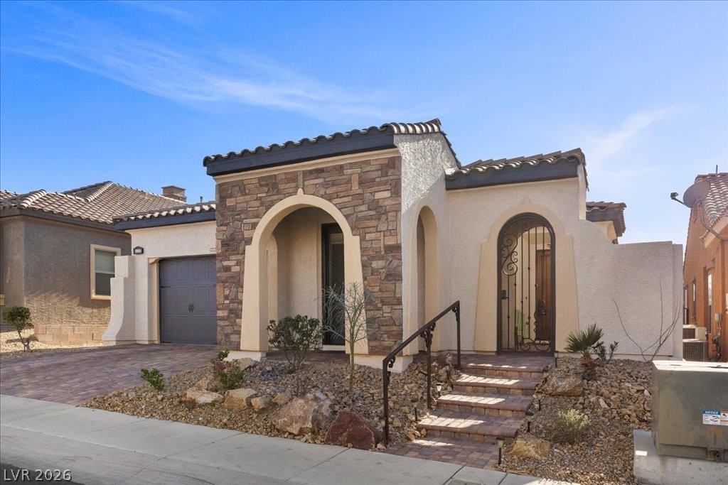 1011 Via Calderia Place