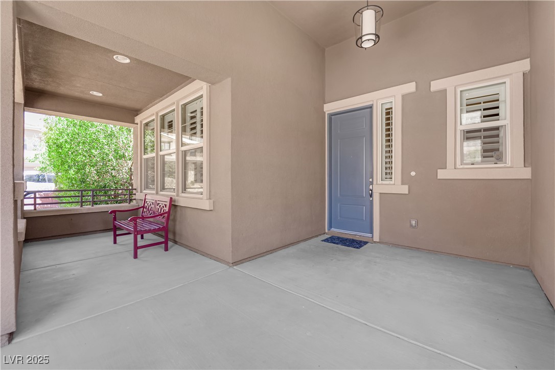 5542 Oak Bend Drive