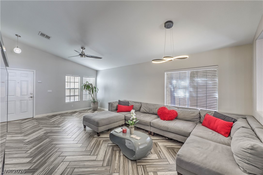 2348 Buffalo Run Avenue