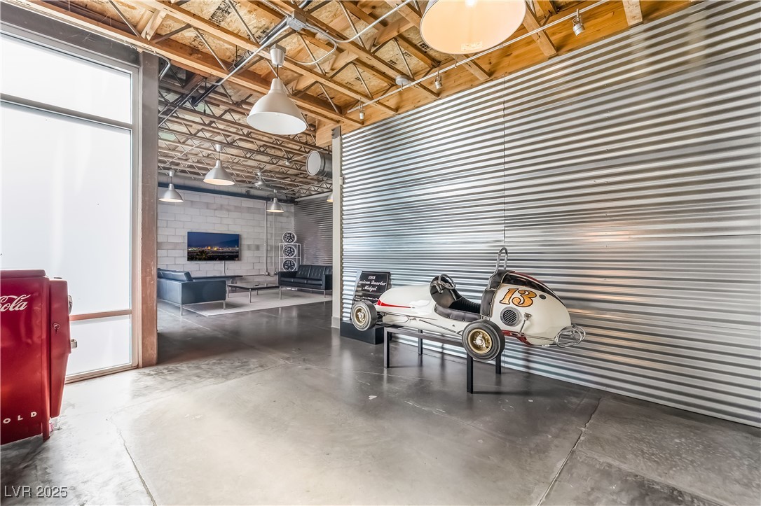 4040 E Post Road F-4