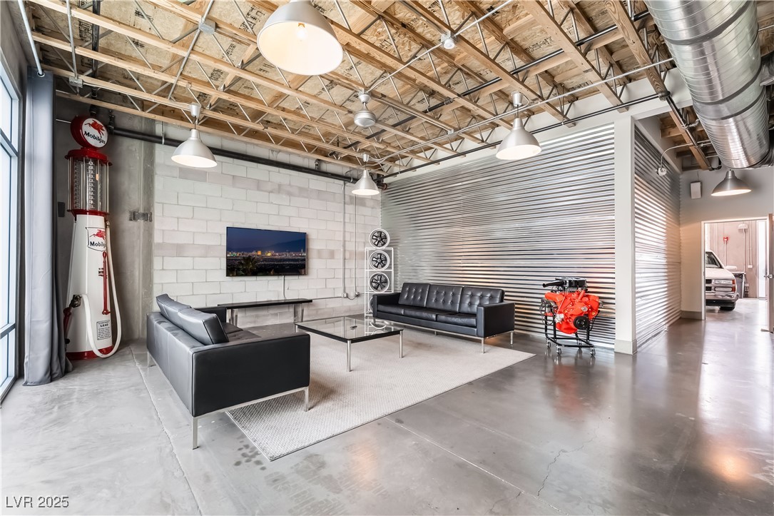 4040 E Post Road F-4